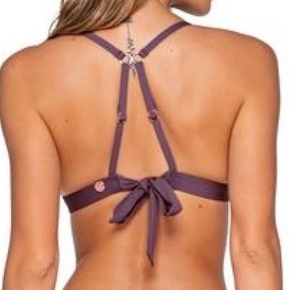 SOLD OUT - Picture 3 of 16